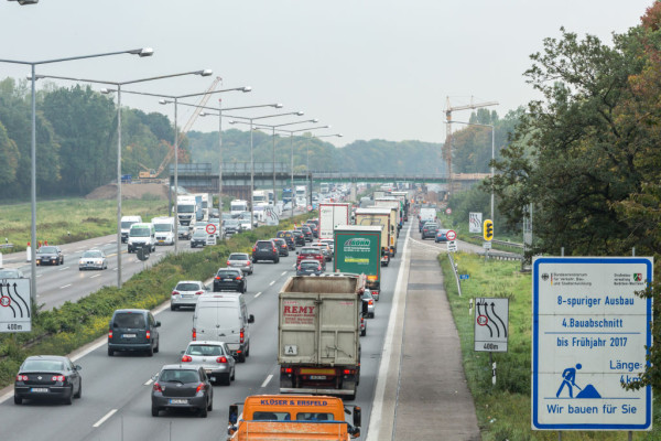 Stau auf Autobahn; A3; Autobahnkreuz Leverkusen; Leverkusen;