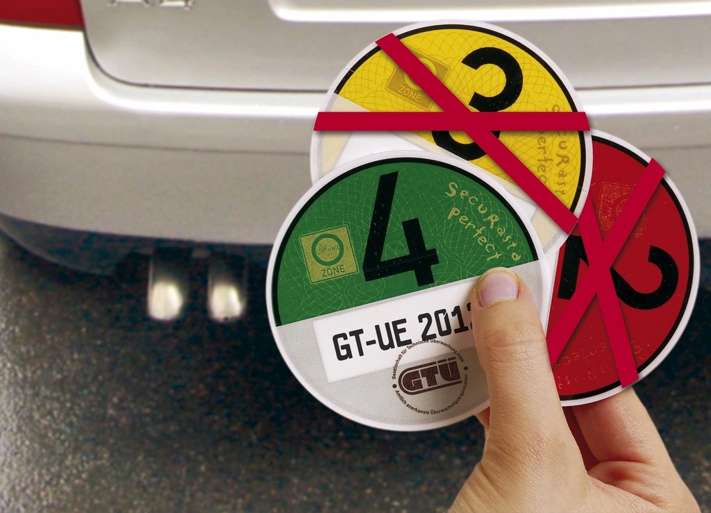 Nach Schätzungen des Kfz-Gewerbes könnten noch rund zwei Millionen Dieselfahrzeuge durch die Filternachrüstung eine grüne Plakette bekommen.