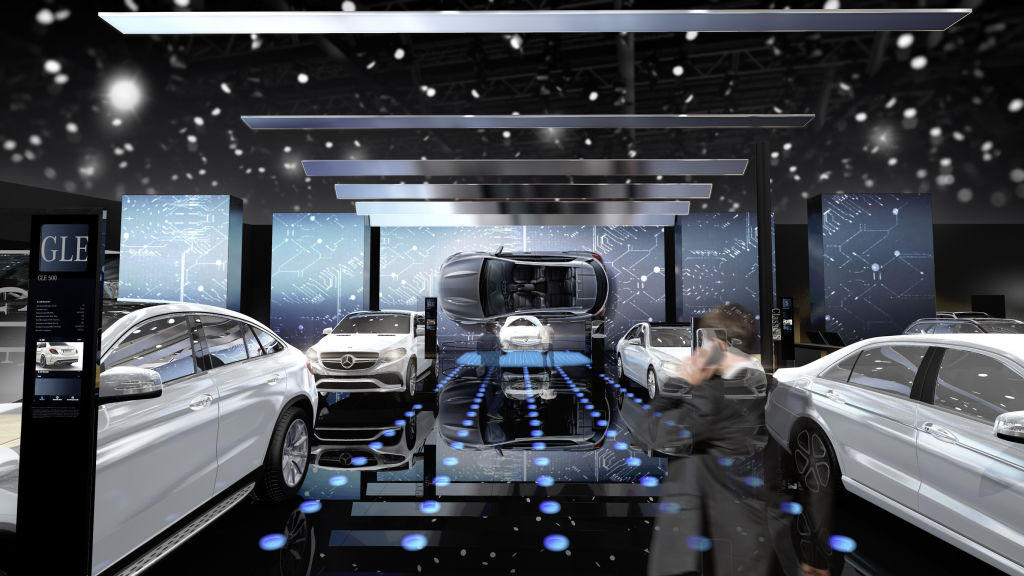 Stand von Mercedes-Benz Cars auf dem Pariser Automobilsalon 2016.