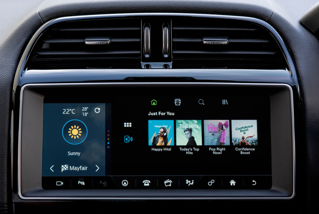 Land Rover holt Spotify ins Auto.