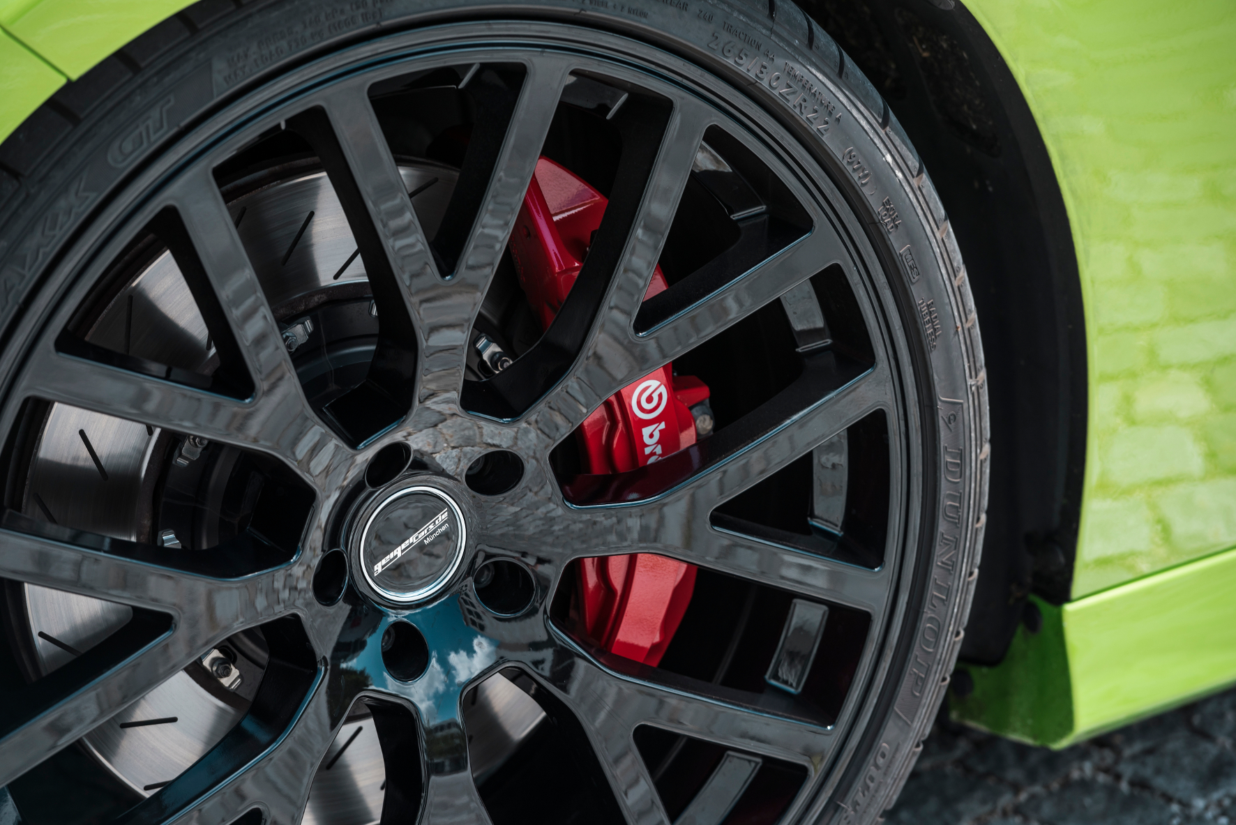 22-Zoll-Räder verleihen dem Charger einen noch imposanteren Auftritt.