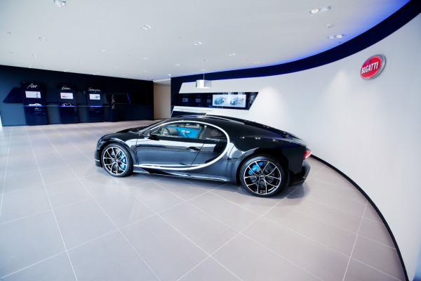 Bugatti, Belgien, Brüssel: Mitten in der EU-Hauptstadt ist jetzt der 1.500 PS starke Supersportwagen Chiron zu bestaunen.