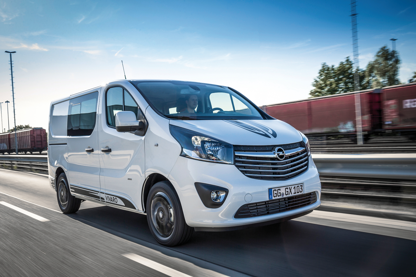 Der Vivaro Sport ist wahlweise mit einem 125 PS oder 145 PS starken Dieselmotor zu haben.