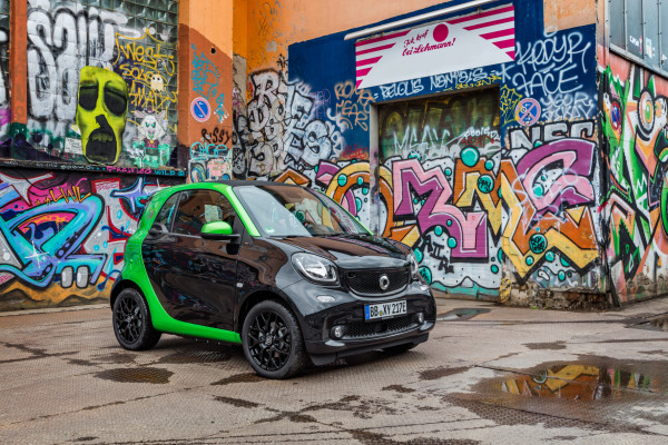 Grünes Herz: Zur Markteinführung der vierten Generation des Smart Electric Drive gibt es das Sondermodell 
