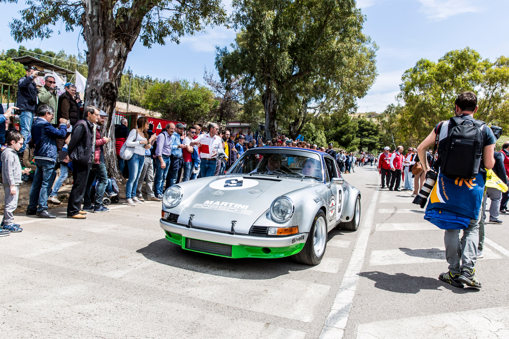 Großer Bahnhof: Der 911 Carrera RSR gehört zu den Stars beim Rossfeldrennen.