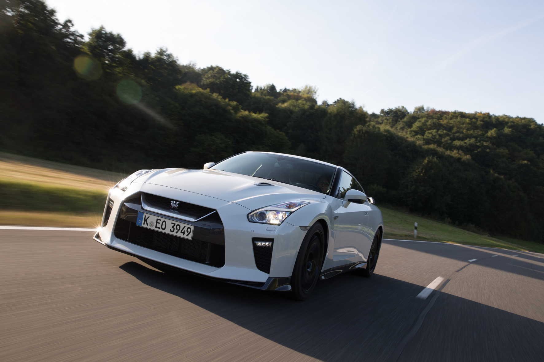 Modifiziertes Fahrwerk: Der Nissan GT-R Track Edition ist von der Motorsportabteilung des japanischen Autobauers aufgewertet worden.