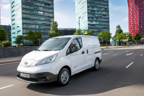 Nissan bietet für seinen Elektro-Transporter e-NV200 jetzt eine Garantie über fünf Jahre oder 100.000 Kilometer an. Das Angebot gilt für alle Neufahrzeuge ab dem 1. Oktober 2016.