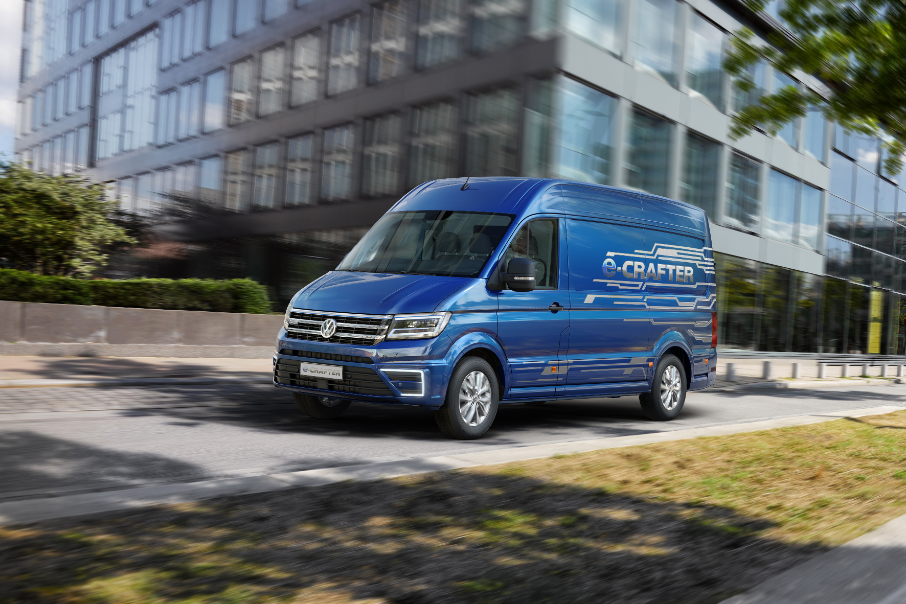 Der e-Crafter erreicht mit seinem 136-PS-Elektromotor 80 km/h Spitze und kommt dank 43-kWh-Akku mehr als 200 Kilometer weit.