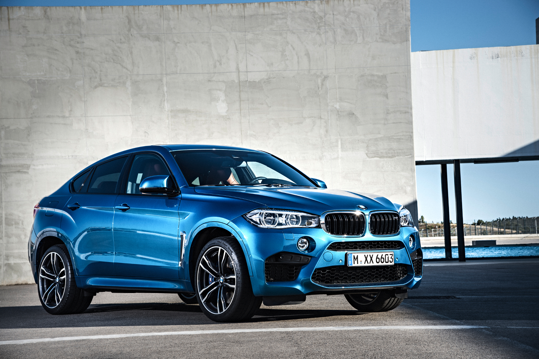 Ein dickes Ding: Die BMW-Sportabteilung verwandelt den 2,3 Tonnen schweren X6 in der M-Version in eine veritable Fahrmaschine.