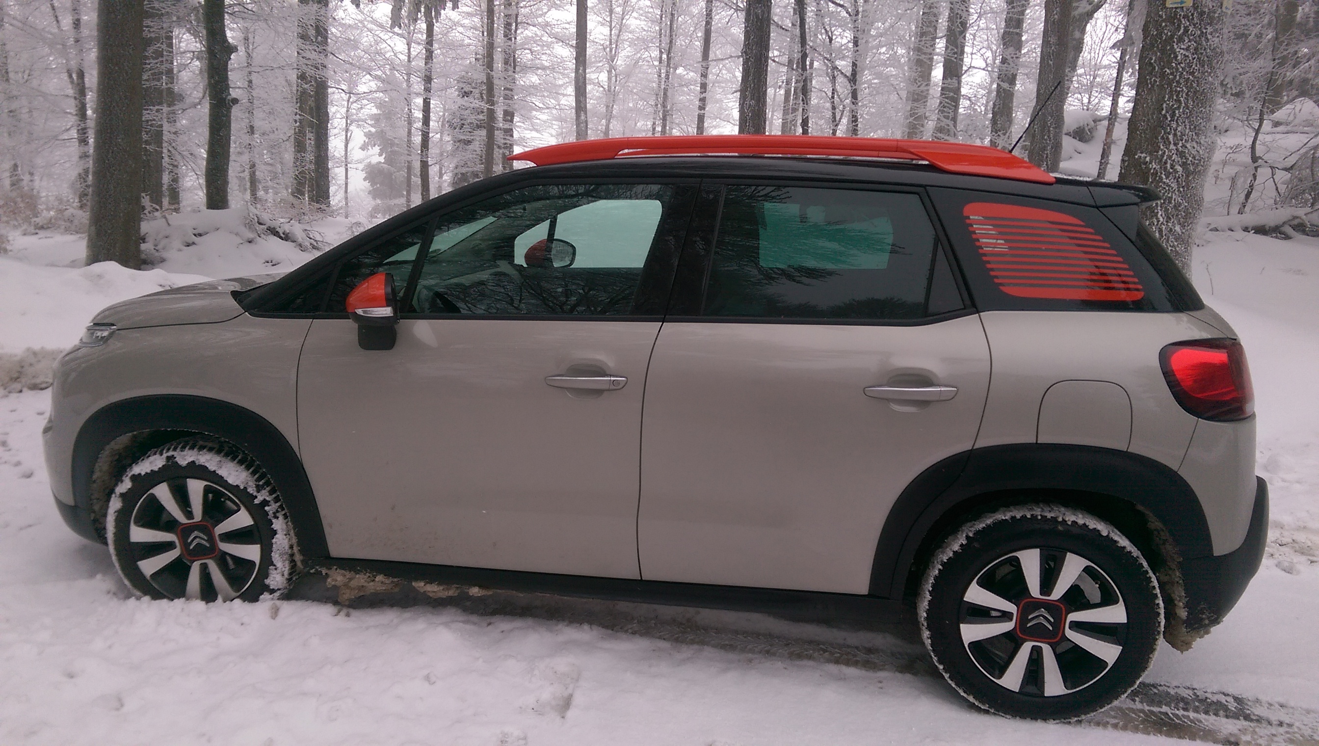 Souverän auch im Schnee: der Citroen C3 Aircross.