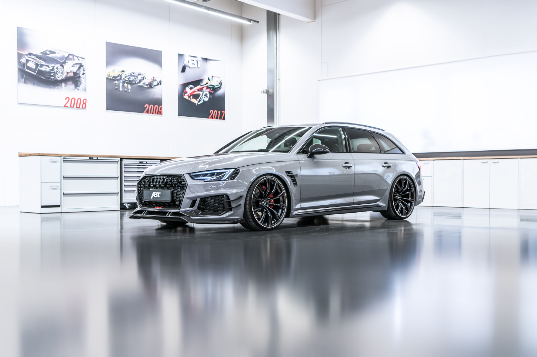 Weltpremiere in Genf: der ABT RS4-R.