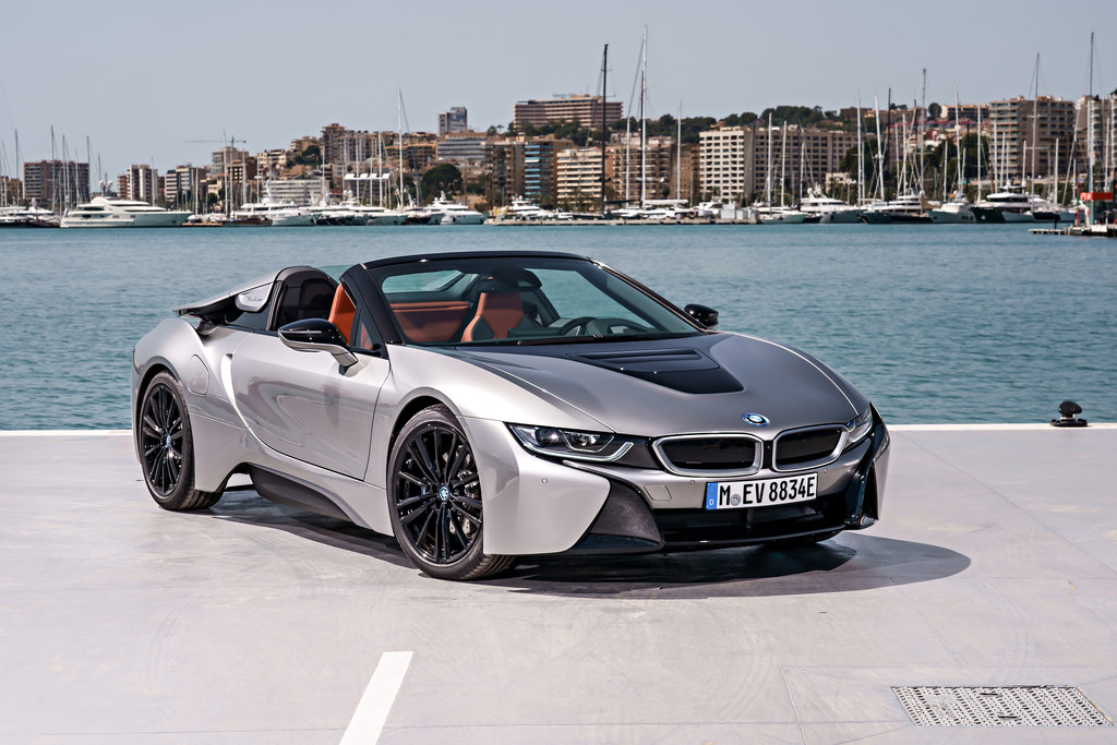 BMW i8 Roadster.