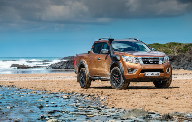Nissan Navara Off-Roader AT32.