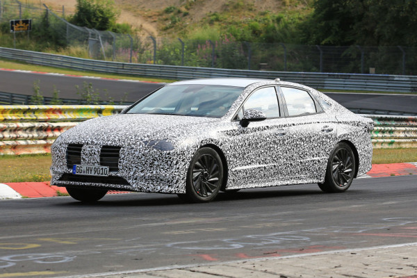 Hyundai i40.