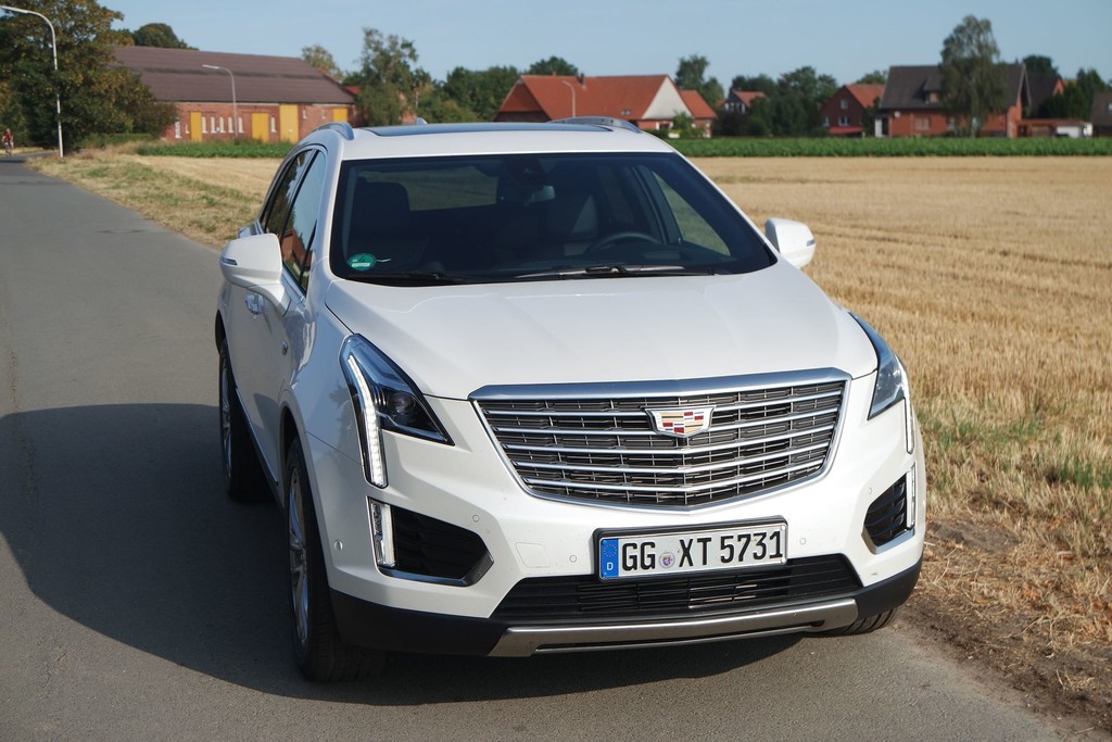 Cadillac XT5.