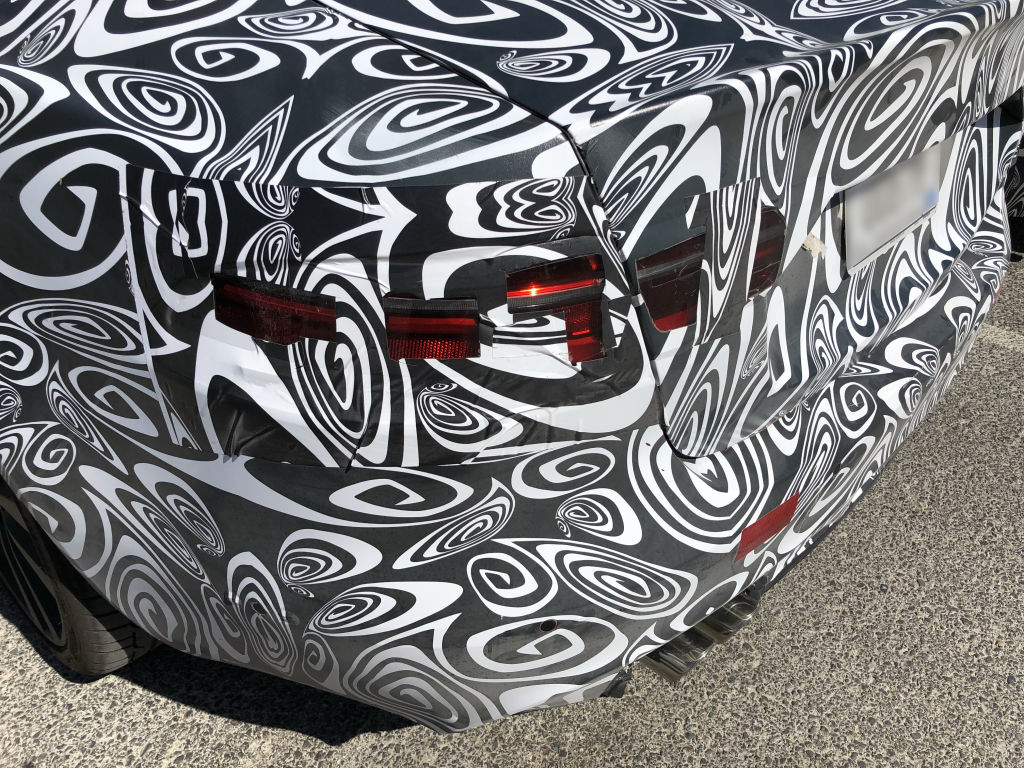 Jaguar XE.
