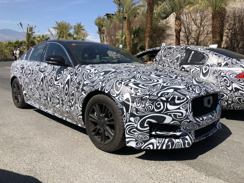 Jaguar XE.
