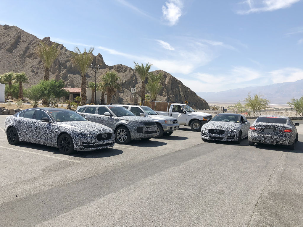 Jaguar XE.