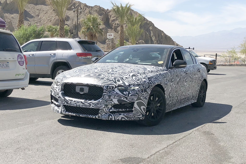 Jaguar XE.