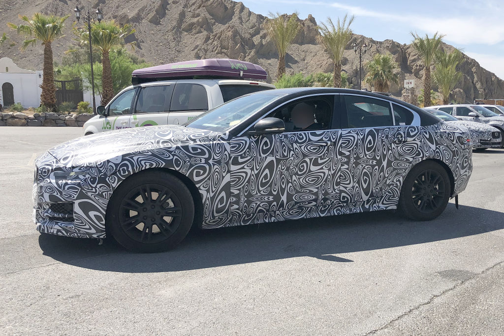 Jaguar XE.
