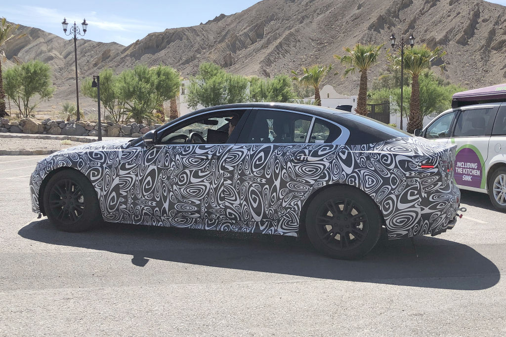 Jaguar XE.