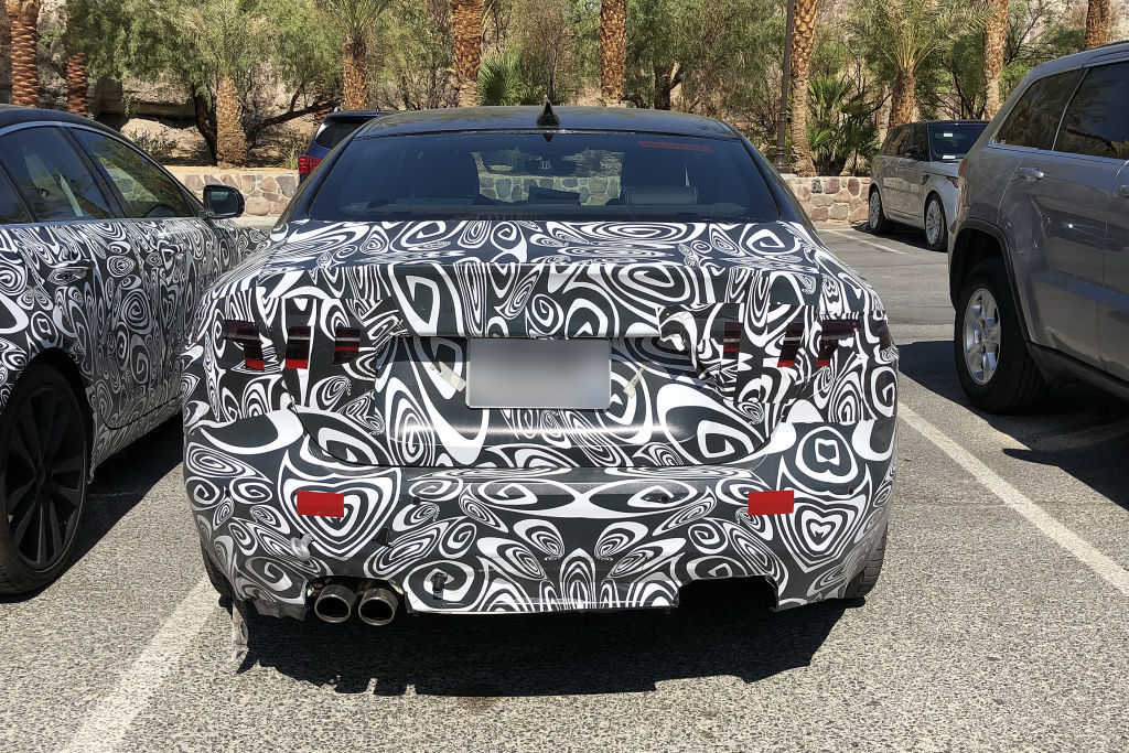 Jaguar XE.