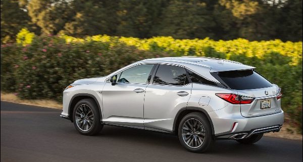 Einer der Begründer im Segment der Crossover ist die Marke Lexus. Seit schon 20 Jahren gibt es den RX. Er hat sich seit 1998 weltweit 2,7 Millionen Mal verkauft.