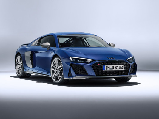 Audi R8.