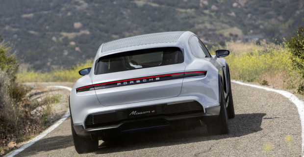 Porsche Mission E Cross Turismo.