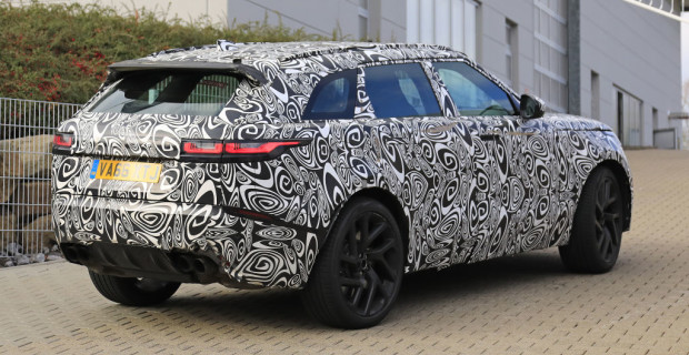 Range Rover Velar SVR.