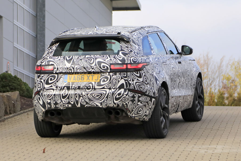 Range Rover Velar SVR.
