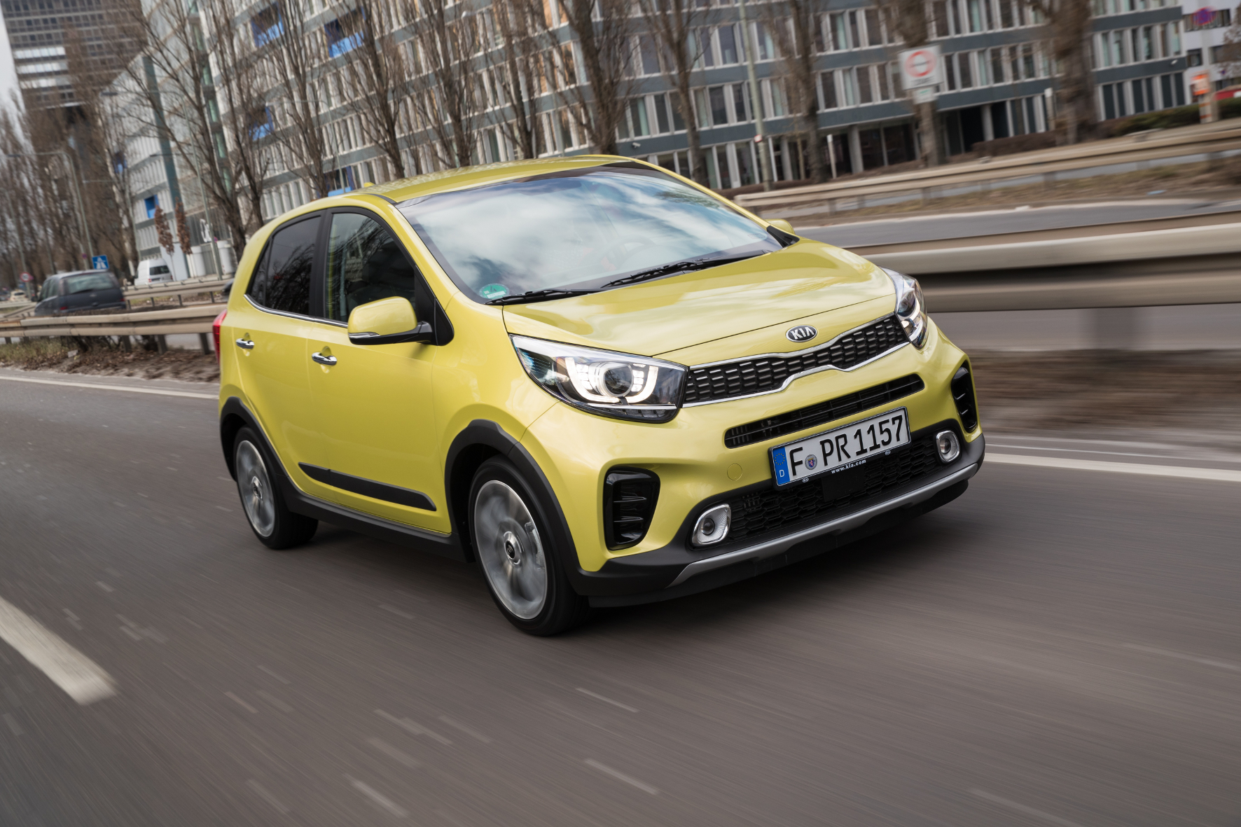 Dank des 100 PS-Motors ist der kleine Kia Picanto bis zu 180 Sachen schnell.
