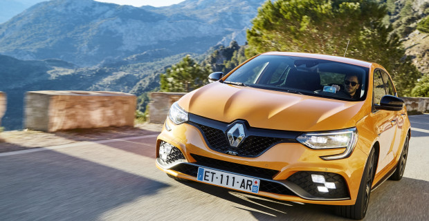 Der agile Renault Mégane R.S. bietet reichlich Muskeln, Top-Fahrleistungen und ein alltagstaugliches Interieur.