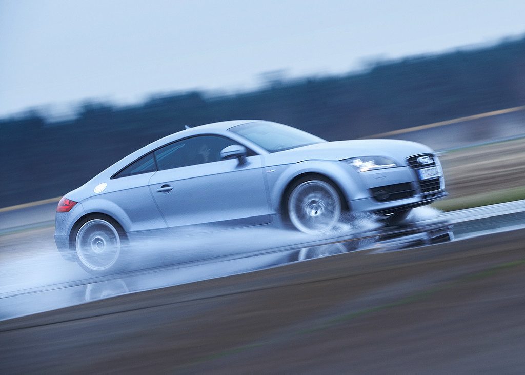 Aquaplaning | Alles über Autoreifen im Reifen-Lexikon | Auto.de